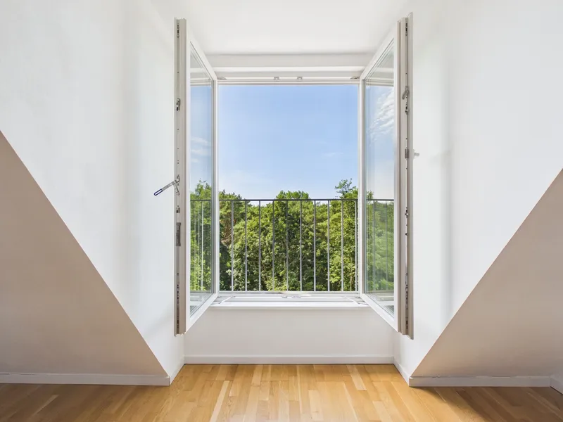 ** Lichtdurchflutete 2-Zimmer-Dachgeschosswohnung mit Gartennutzung  ** — photo 1